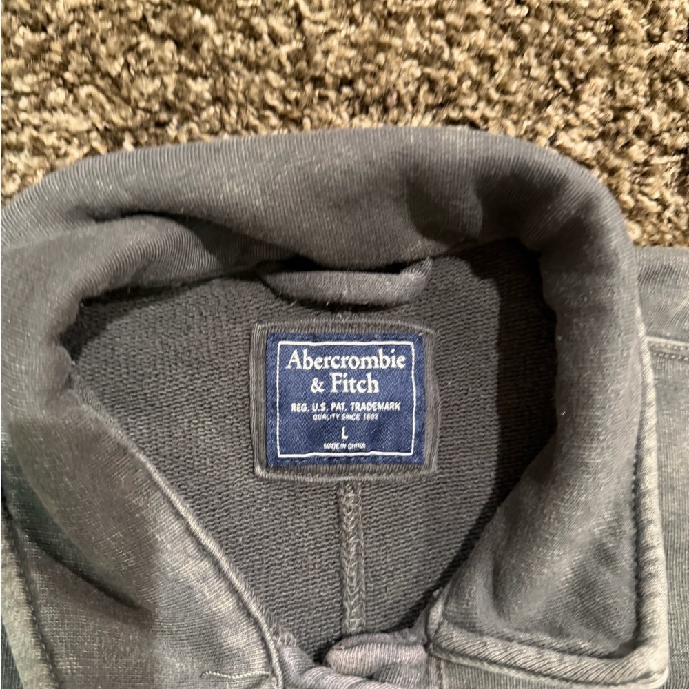 Men's dark green neutral Button-Front sweater with trench coat style - Picture 4 of 5